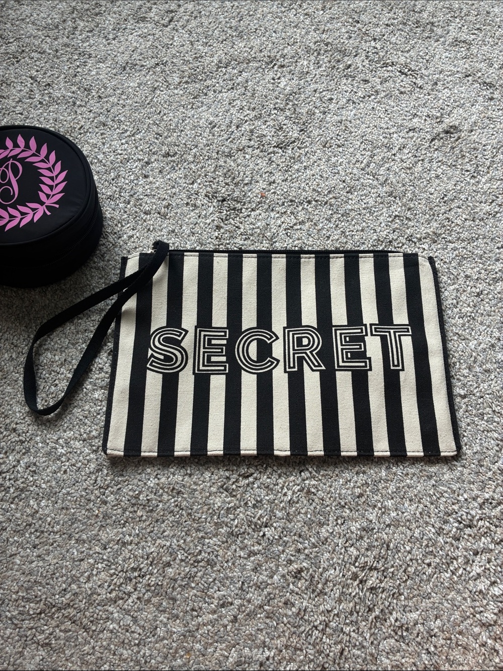 Victoria Secret Bundle - Picture 2 of 12
